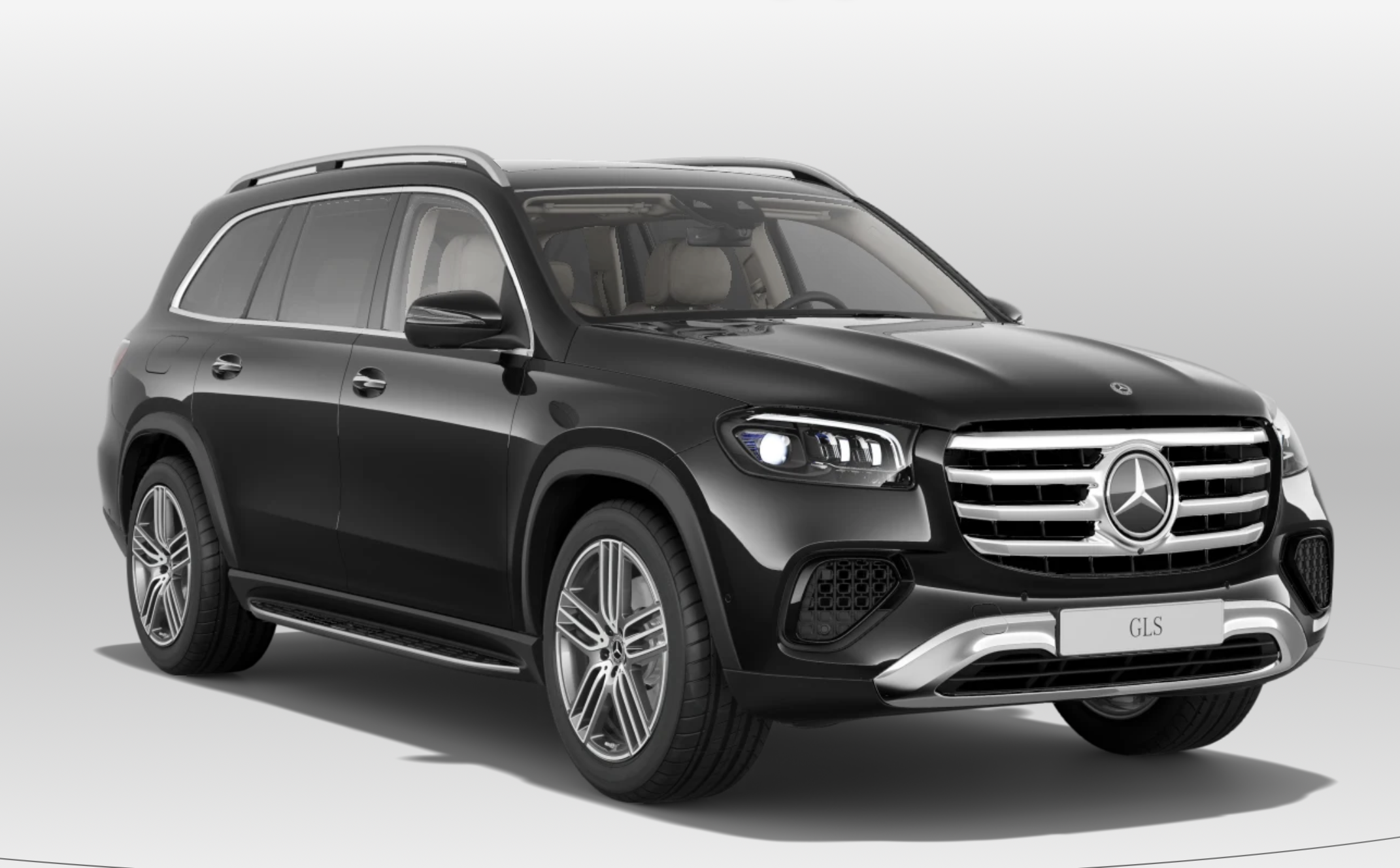 Mercedes-Benz GLS 450d 4MATIC AMG ve výbavě Premium Plus – české předváděcí SUV s černou metalízou Obsidian, 21” disky, panoramatickou střechou a béžovým interiérem Macchiato.